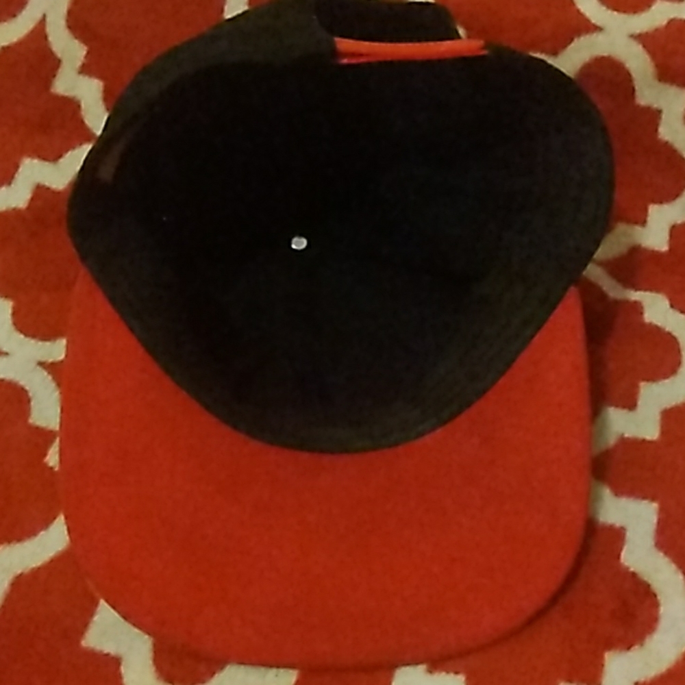 Deadpool Hat - Picture 2 of 3